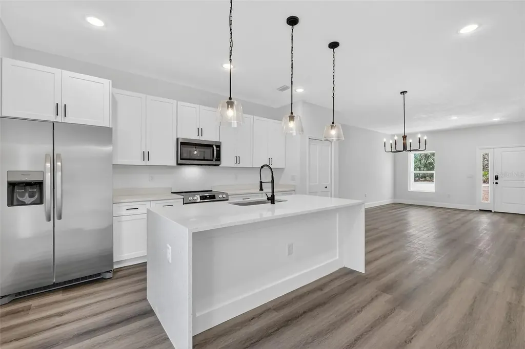 16 Malauka Lane Drive Ocklawaha FL 32179