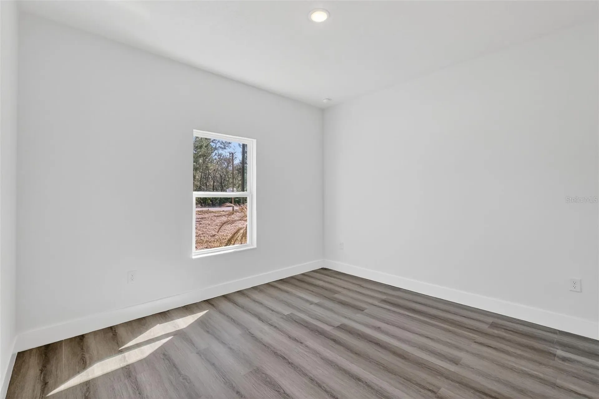 16 Malauka Lane Drive Ocklawaha FL 32179