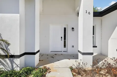 16 Malauka Lane Drive Ocklawaha FL 32179