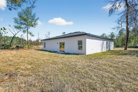 16 Malauka Lane Drive Ocklawaha FL 32179