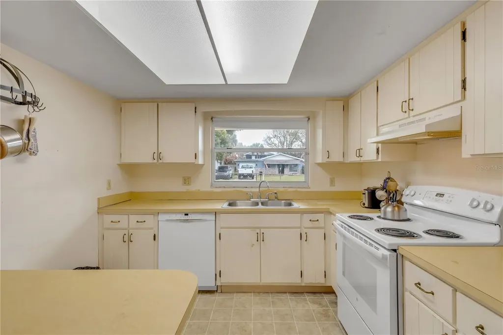 622 Goodwin Avenue New Smyrna Beach FL 32169