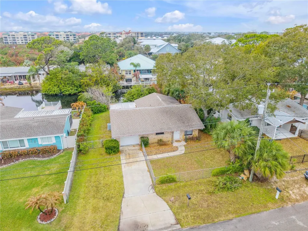622 Goodwin Avenue New Smyrna Beach FL 32169
