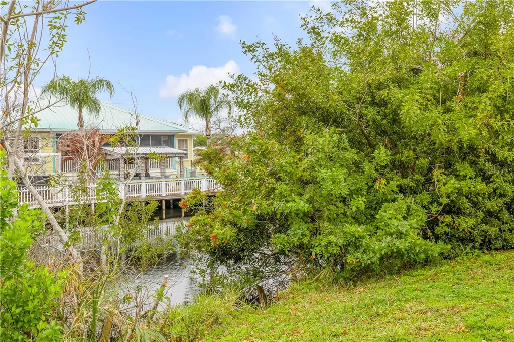 622 Goodwin Avenue New Smyrna Beach FL 32169