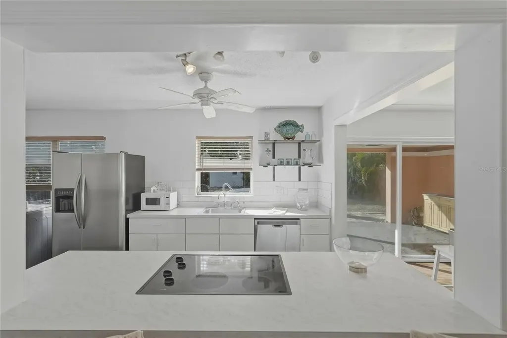 3515 Country Club Way S St Petersburg FL 33712