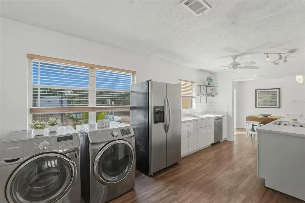 3515 Country Club Way S St Petersburg FL 33712