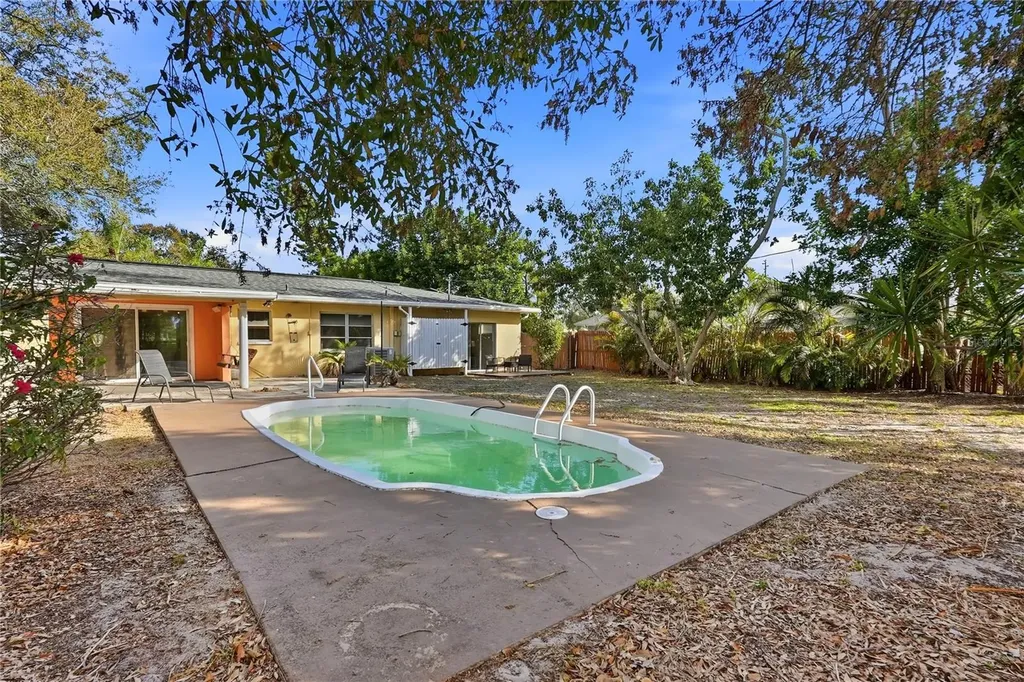 3515 Country Club Way S St Petersburg FL 33712