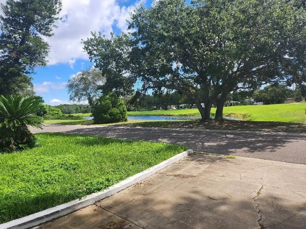 3515 Country Club Way S St Petersburg FL 33712