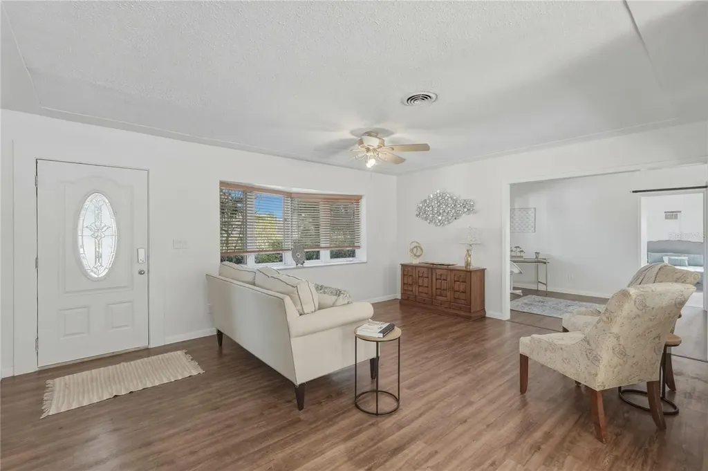 3515 Country Club Way S St Petersburg FL 33712