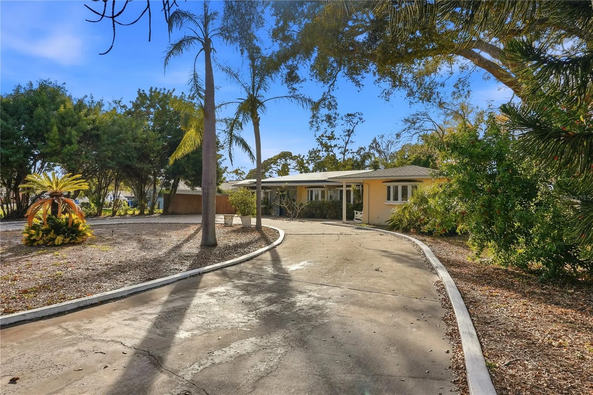 3515 Country Club Way S St Petersburg FL 33712