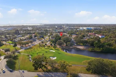 3515 Country Club Way S St Petersburg FL 33712