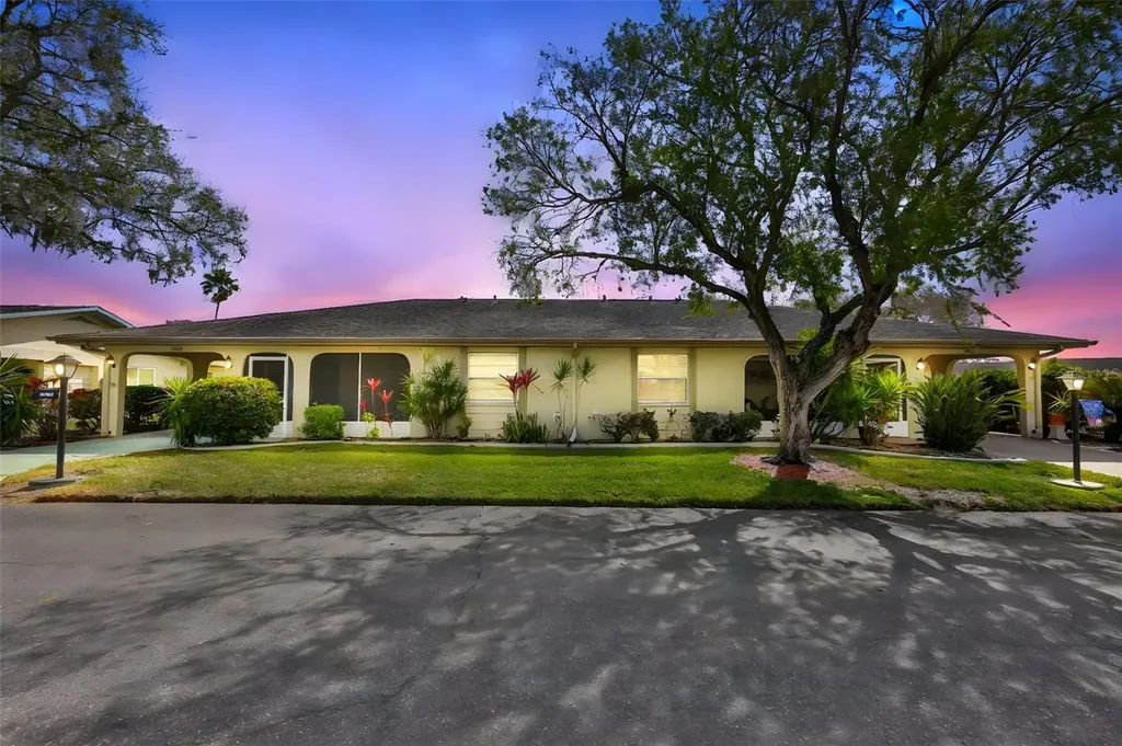 2001 Heathfield Circle Sun City Center FL 33573
