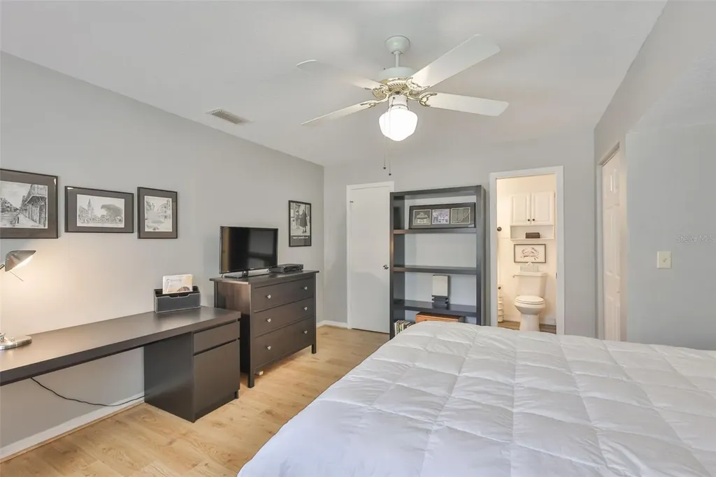 2001 Heathfield Circle Sun City Center FL 33573