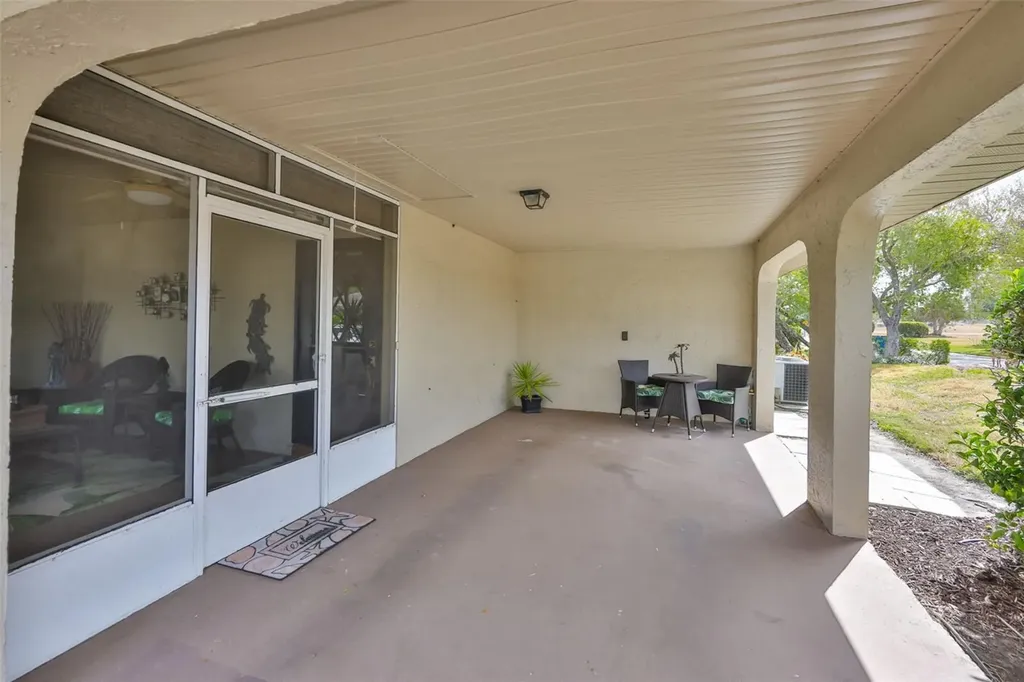 2001 Heathfield Circle Sun City Center FL 33573