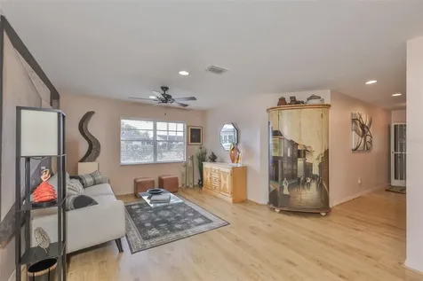 2001 Heathfield Circle Sun City Center FL 33573