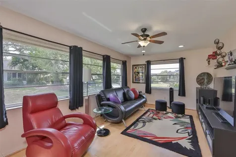 2001 Heathfield Circle Sun City Center FL 33573