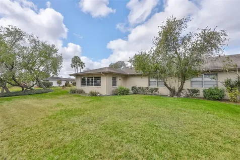 2001 Heathfield Circle Sun City Center FL 33573