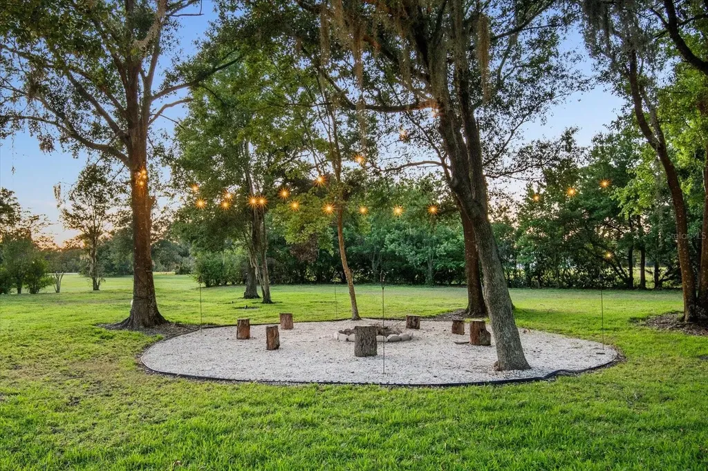 11441 Hammock Oaks Court Lithia FL 33547