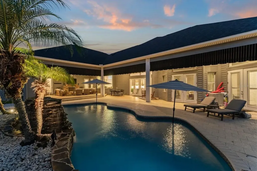 11441 Hammock Oaks Court Lithia FL 33547