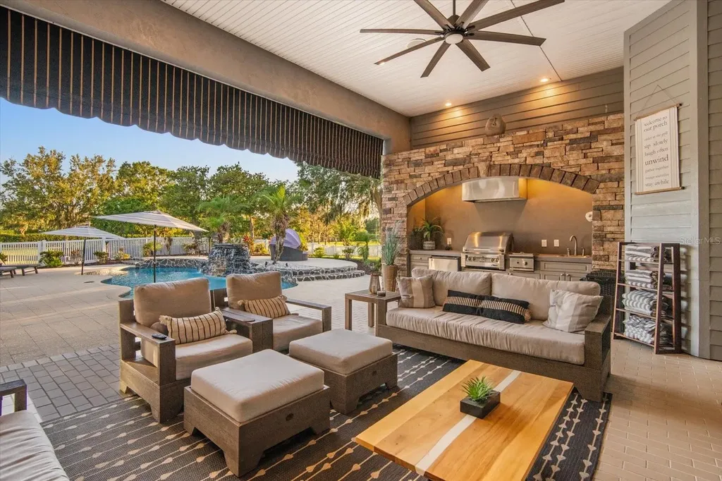 11441 Hammock Oaks Court Lithia FL 33547