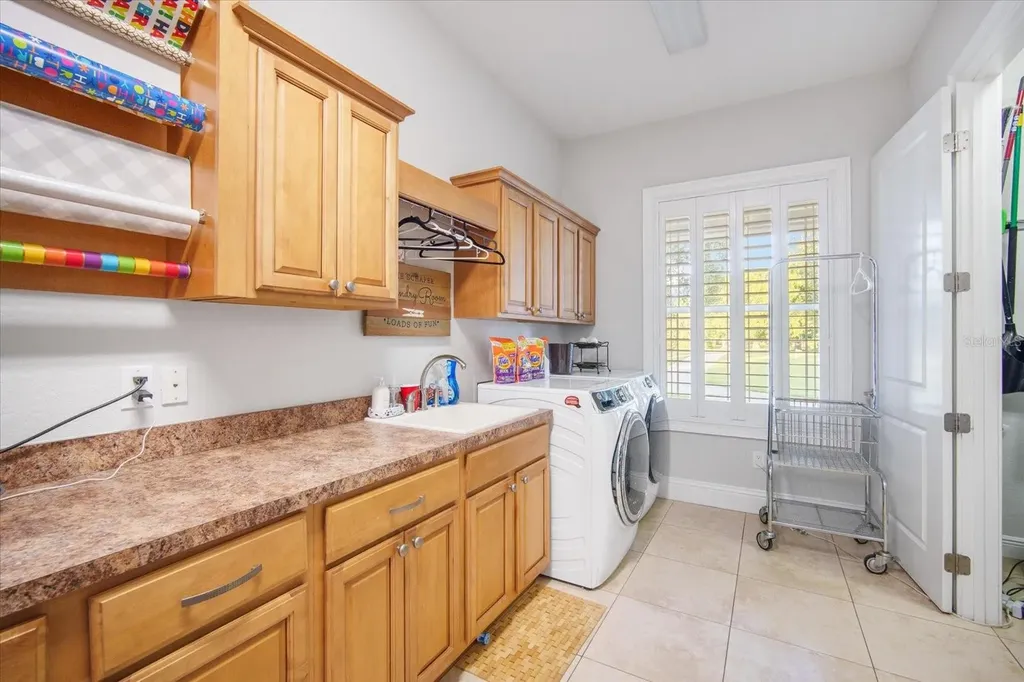 11441 Hammock Oaks Court Lithia FL 33547