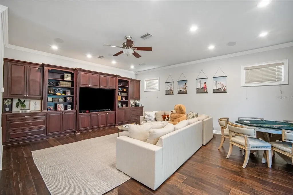 11441 Hammock Oaks Court Lithia FL 33547