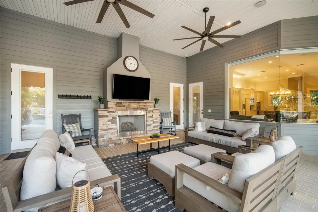 11441 Hammock Oaks Court Lithia FL 33547