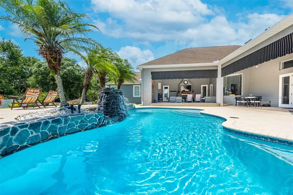 11441 Hammock Oaks Court Lithia FL 33547