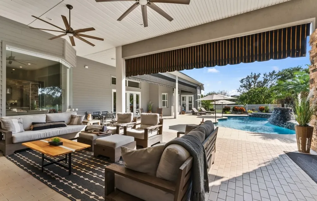 11441 Hammock Oaks Court Lithia FL 33547
