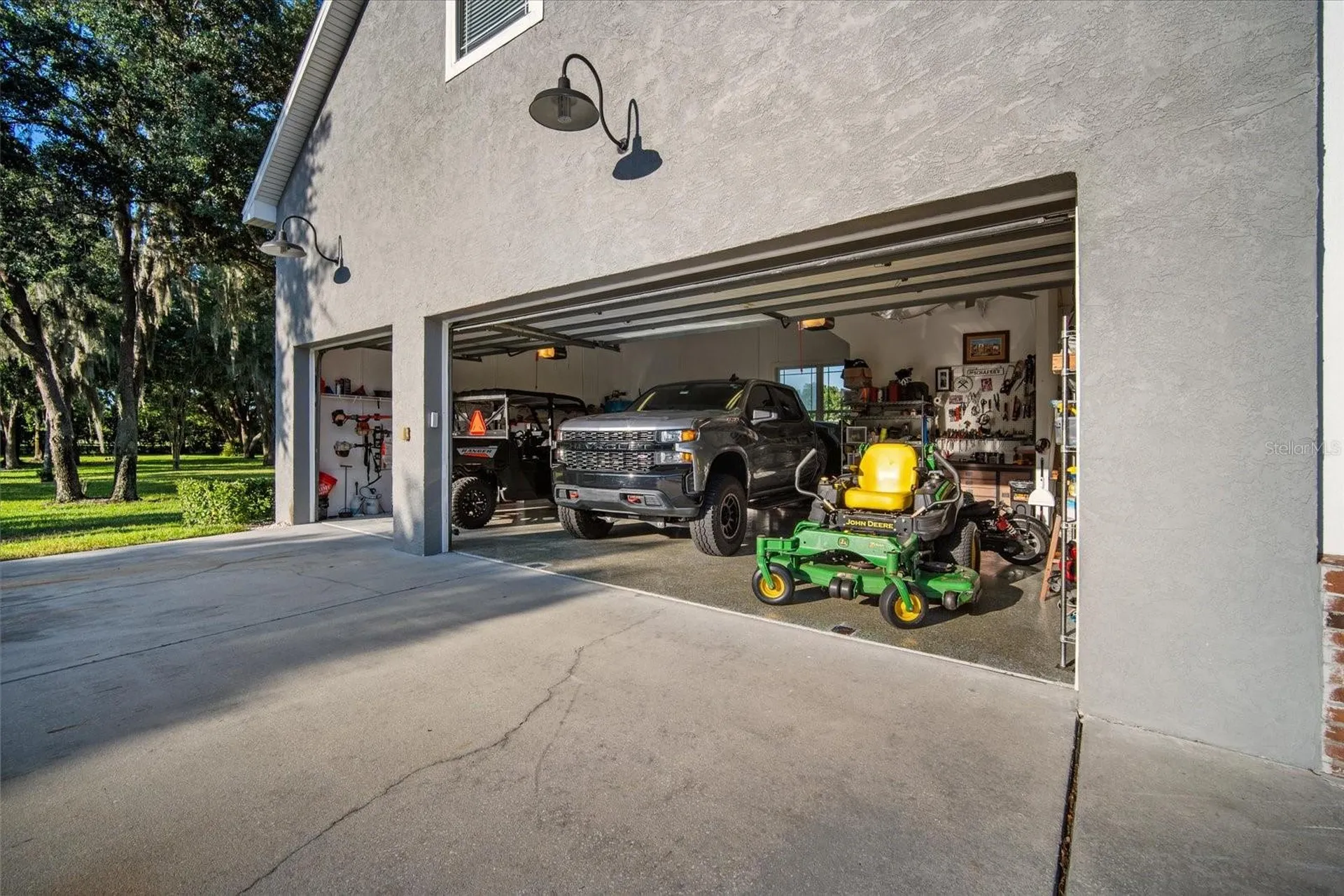 11441 Hammock Oaks Court Lithia FL 33547