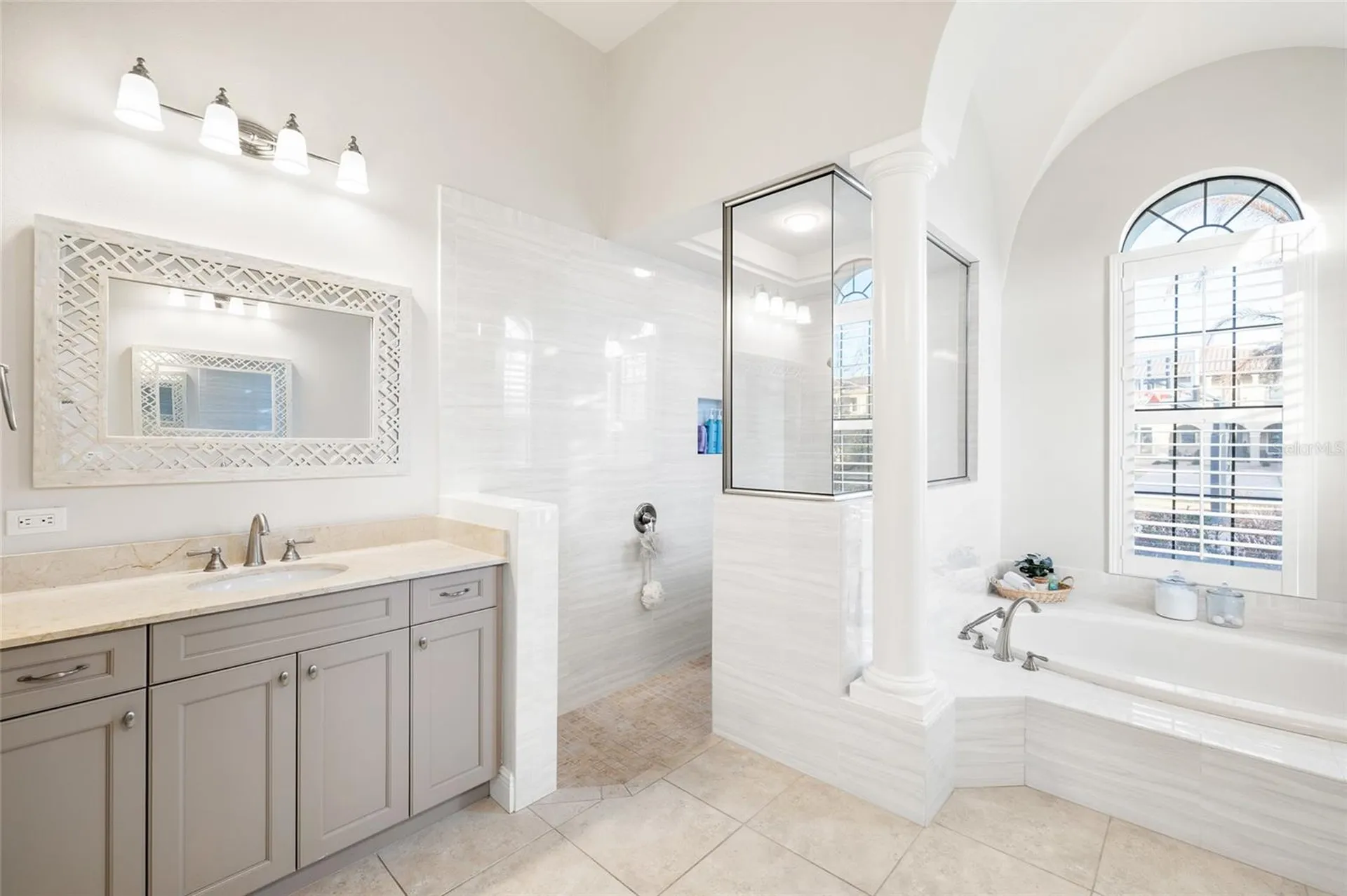 16406 Chapman Crossing Drive Lithia FL 33547