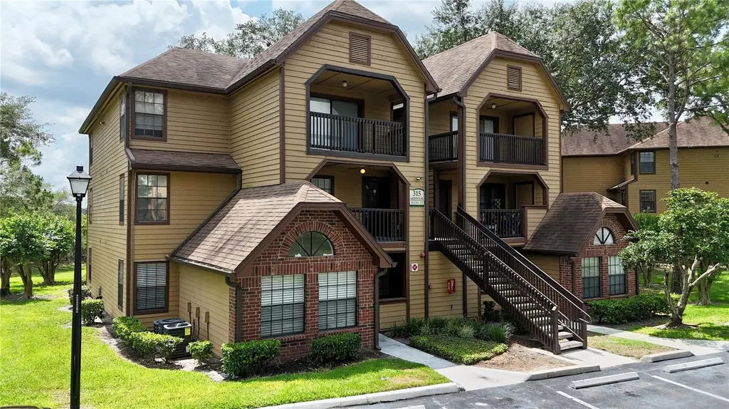 315 Lakepointe Drive Altamonte Springs FL 32701