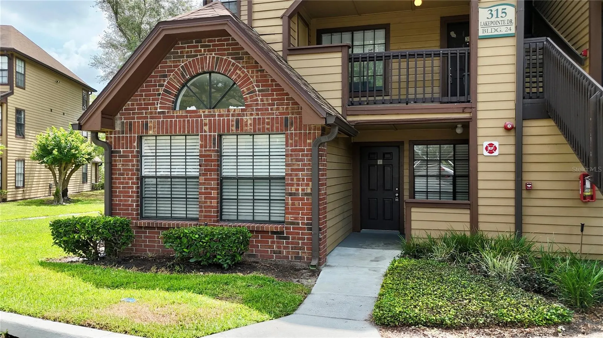 315 Lakepointe Drive Altamonte Springs FL 32701