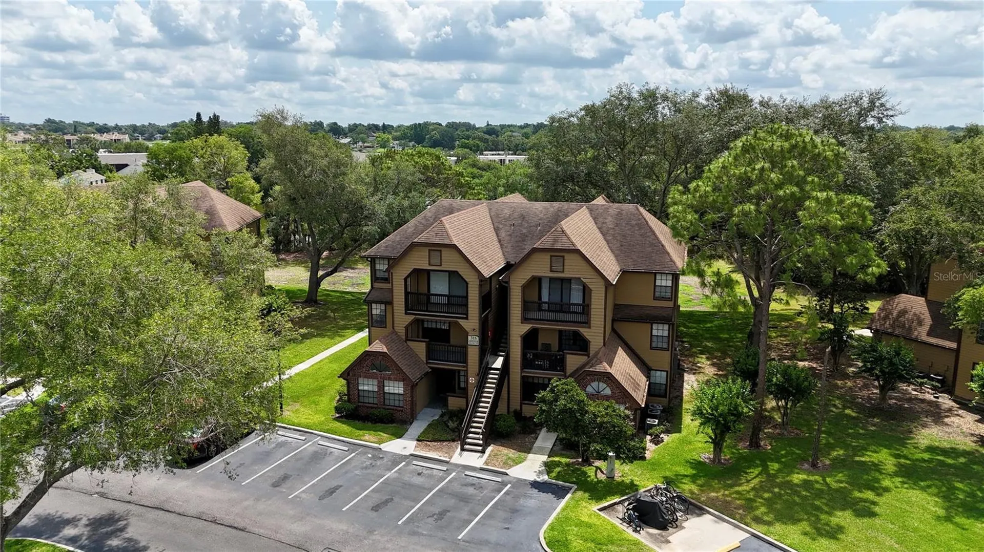 315 Lakepointe Drive Altamonte Springs FL 32701
