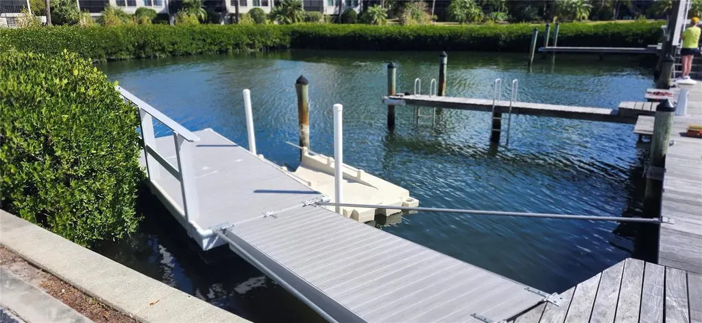 1806 Mariner Drive Tarpon Springs FL 34689