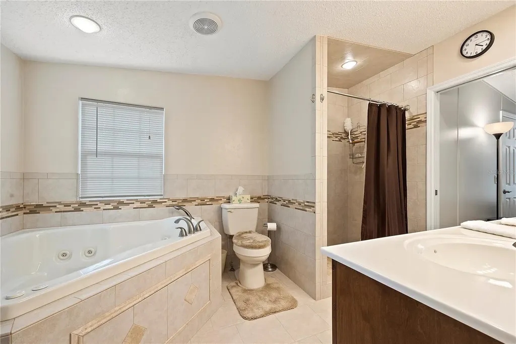9972 SW County Road 240 Lake City FL 32024