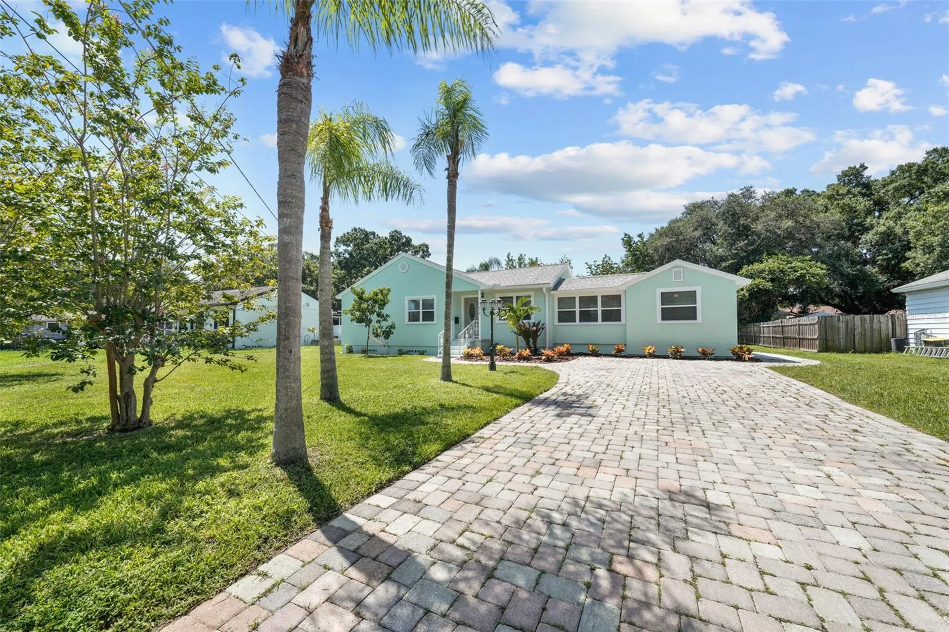 814 W Indiana Avenue Tampa FL 33603
