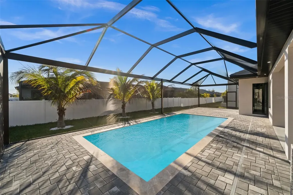 109 SW 37th Place Cape Coral FL 33991
