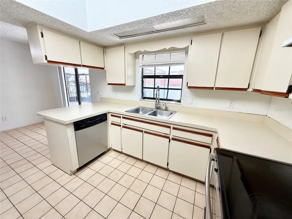 8336 Jackson Springs Road Tampa FL 33615
