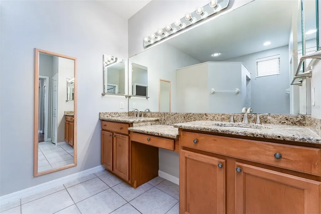 304 Silver Falls Drive Apollo Beach FL 33572