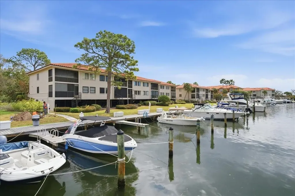 1802 Mariner Drive Tarpon Springs FL 34689