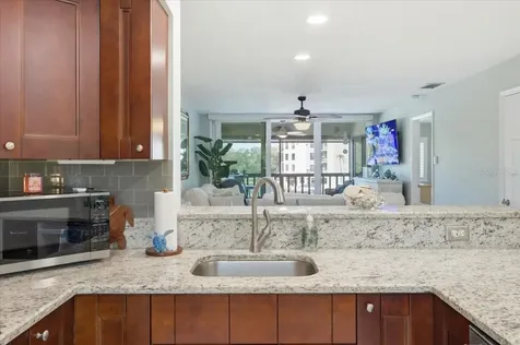 1802 Mariner Drive Tarpon Springs FL 34689