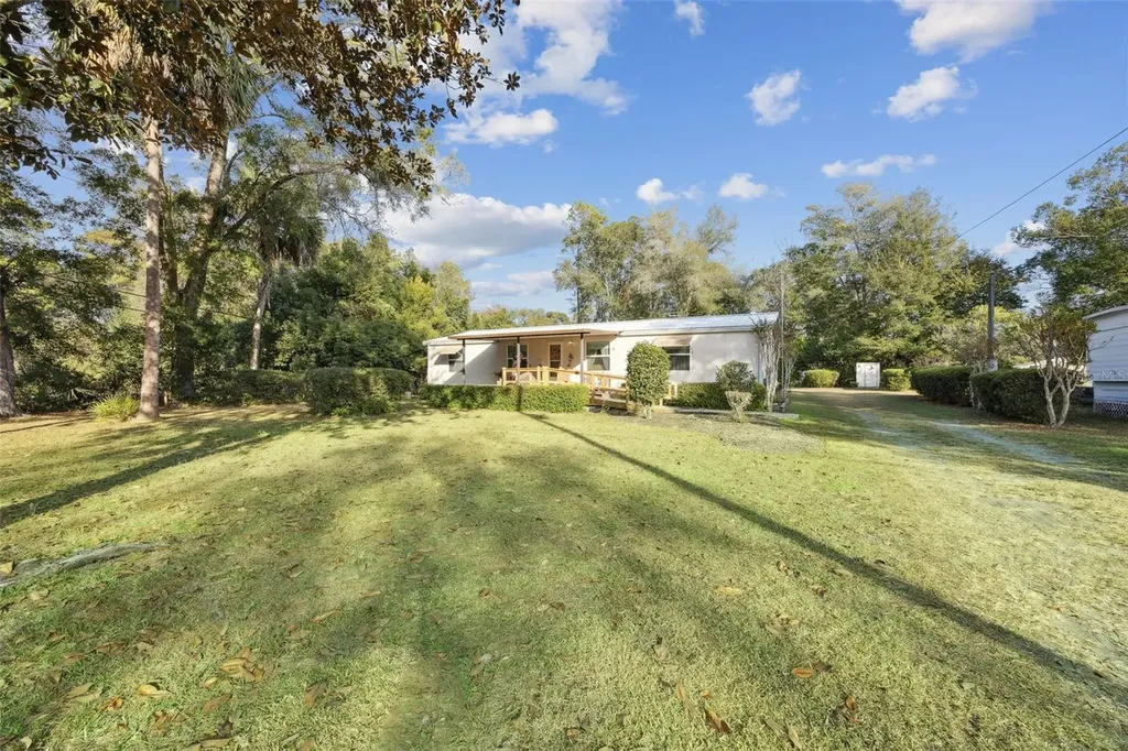 100 Waterway Avenue Satsuma FL 32189