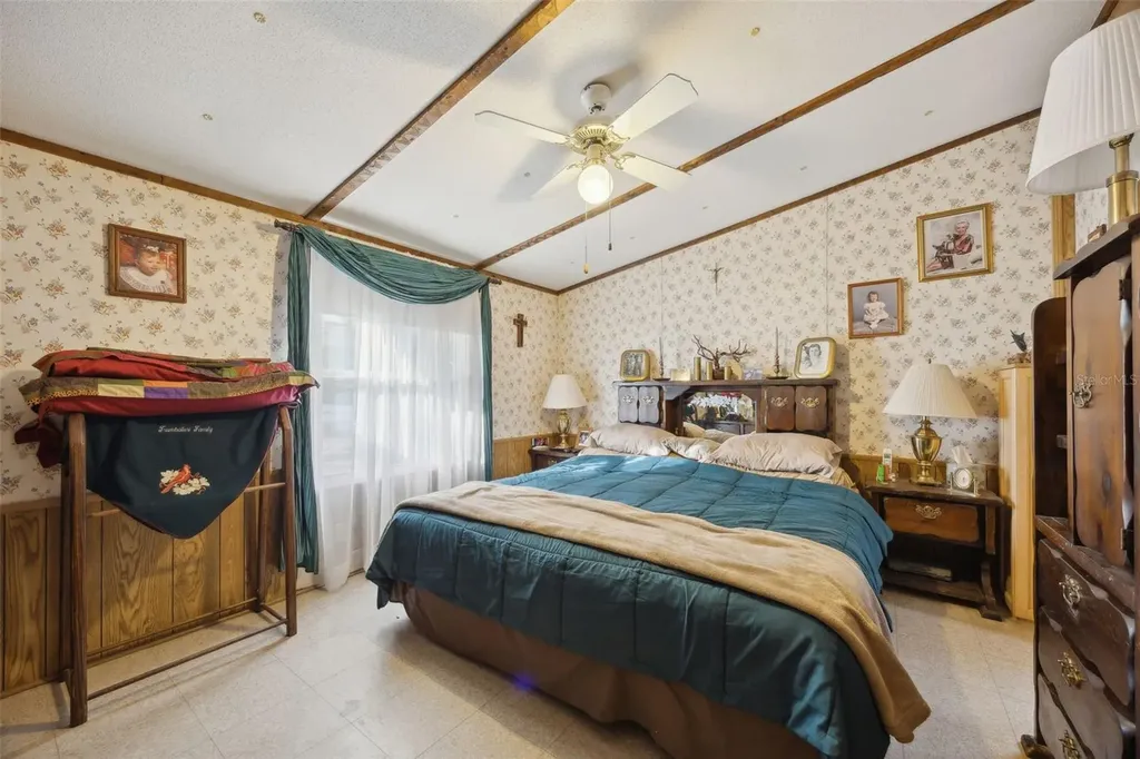 100 Waterway Avenue Satsuma FL 32189