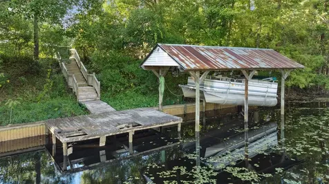 100 Waterway Avenue Satsuma FL 32189