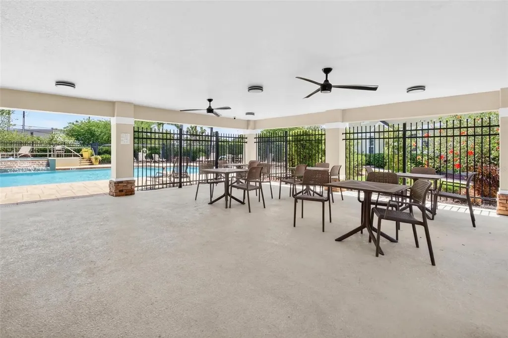 5185 6th Way N St Petersburg FL 33703