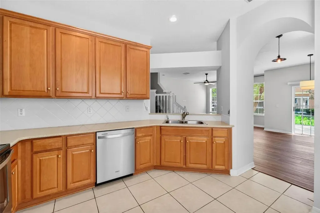 5185 6th Way N St Petersburg FL 33703