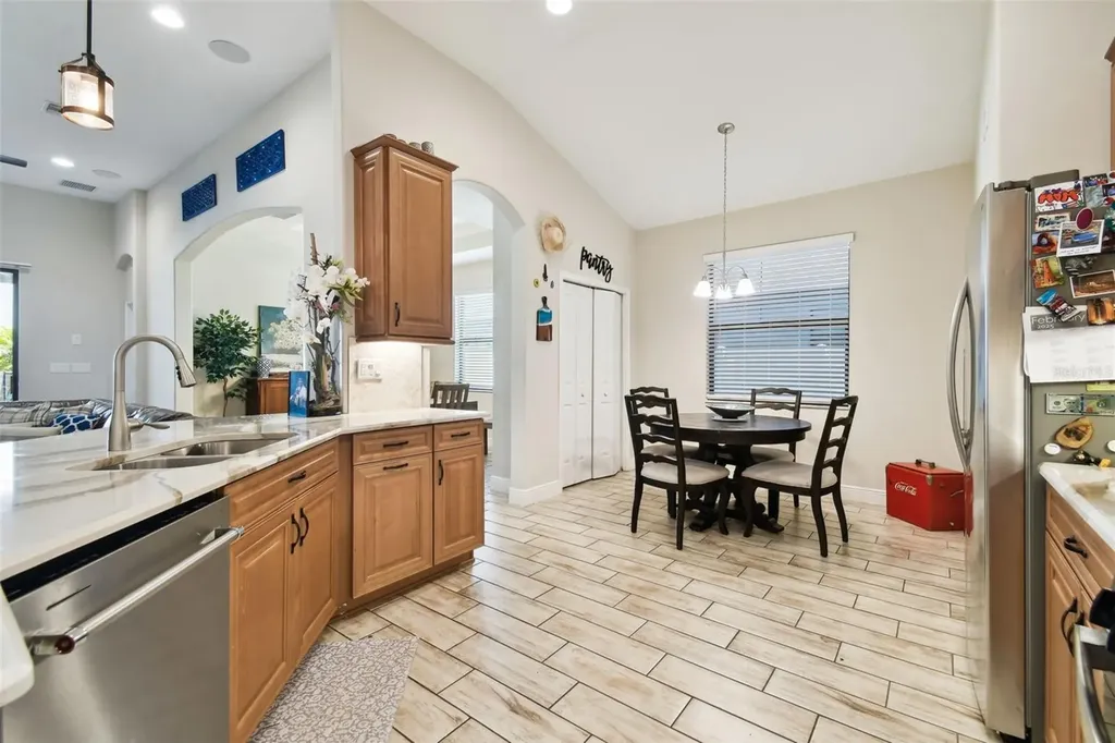 1241 Florablu Drive Seffner FL 33584