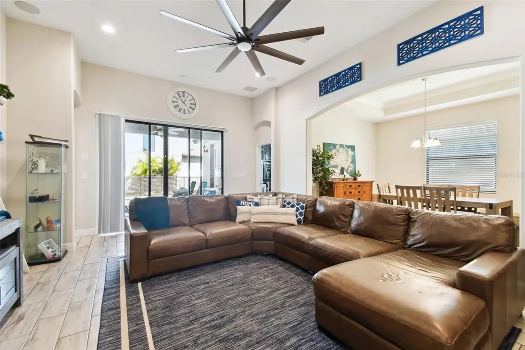 1241 Florablu Drive Seffner FL 33584