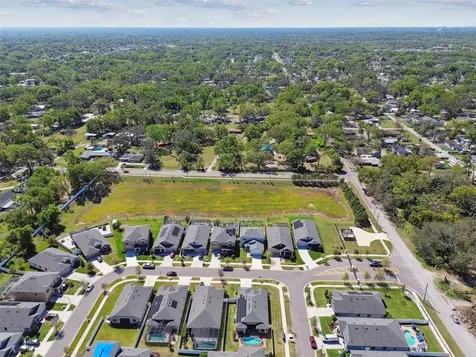 1241 Florablu Drive Seffner FL 33584