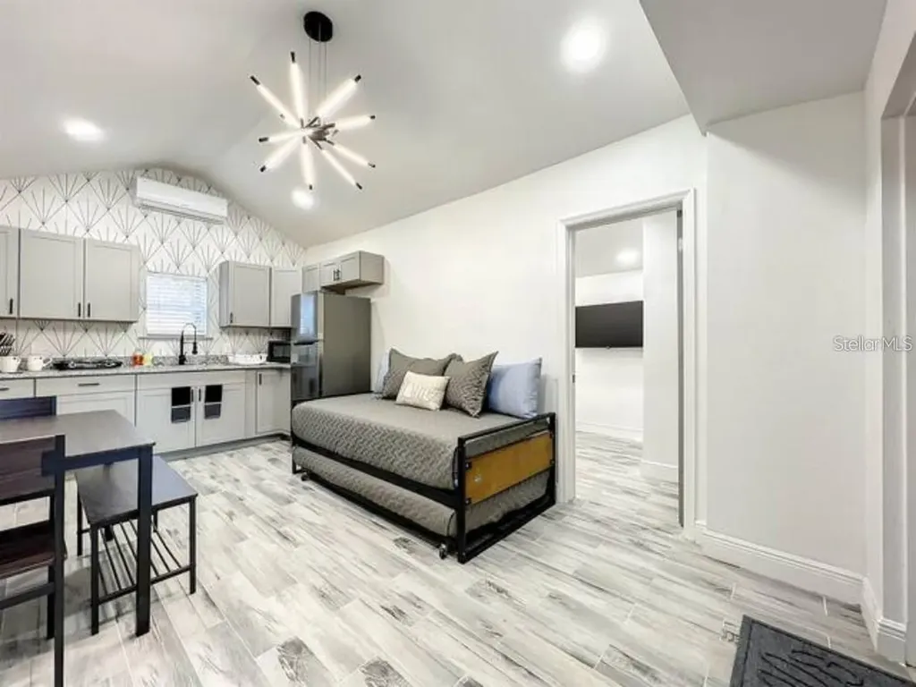 2008 Page Avenue Orlando FL 32806